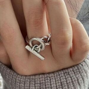 The toggle ring in 925 silver